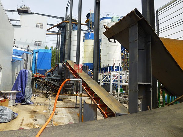年500萬噸建筑廢棄物處理加工現場